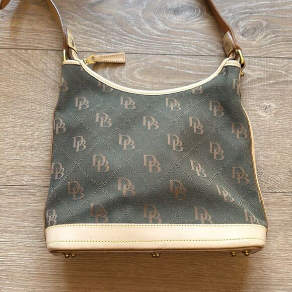 VINTAGE DOONEY AND BOURKE LOGO HOBO STYLE PURSE HANDBAG WITH LEATHER STRAP - Picture 7 of 11